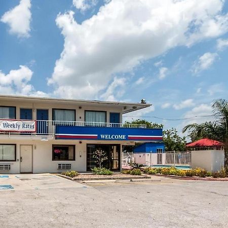 Quality Inn & Suites Victoria East Ngoại thất bức ảnh
