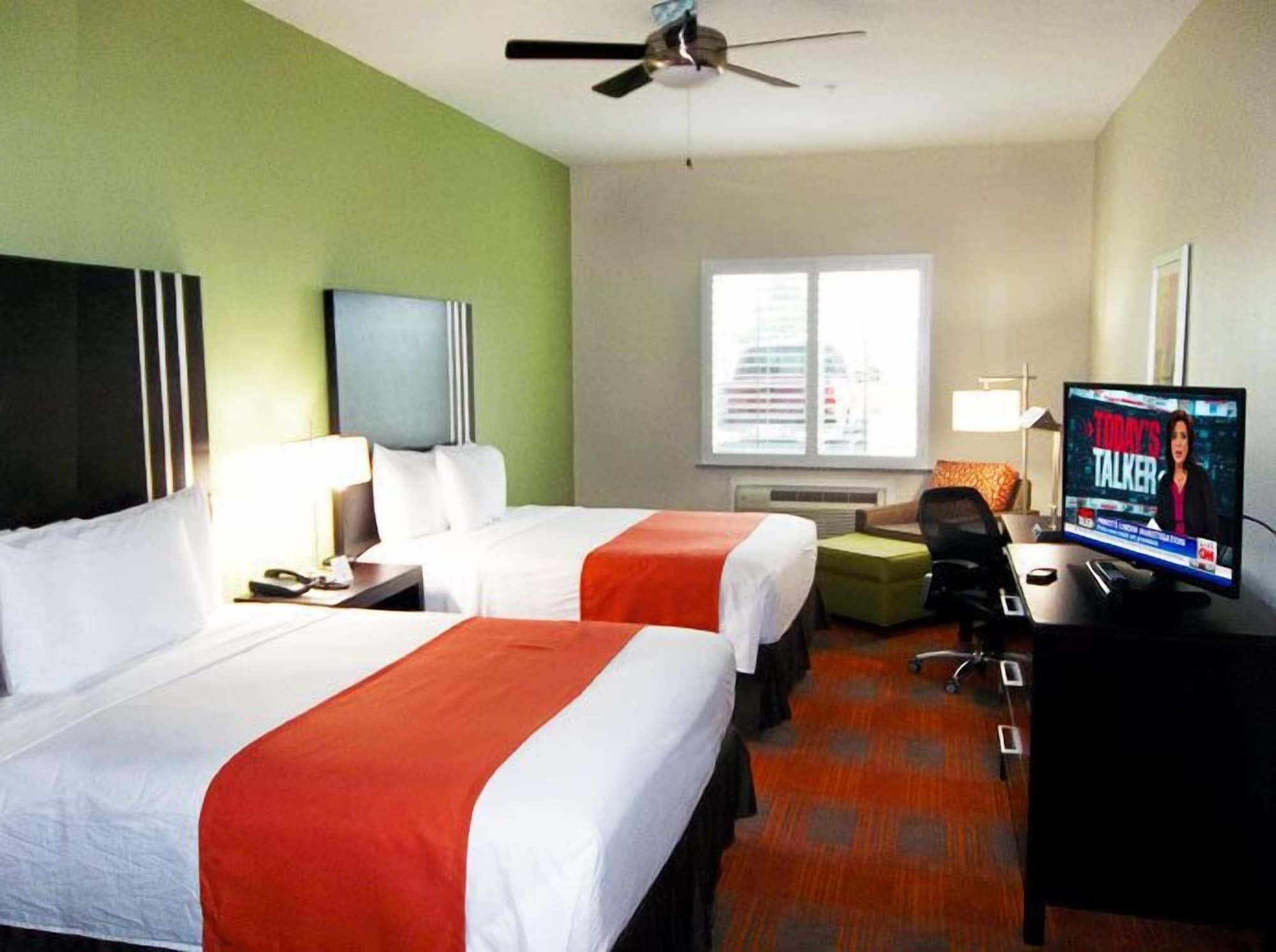 Quality Inn & Suites Victoria East Ngoại thất bức ảnh
