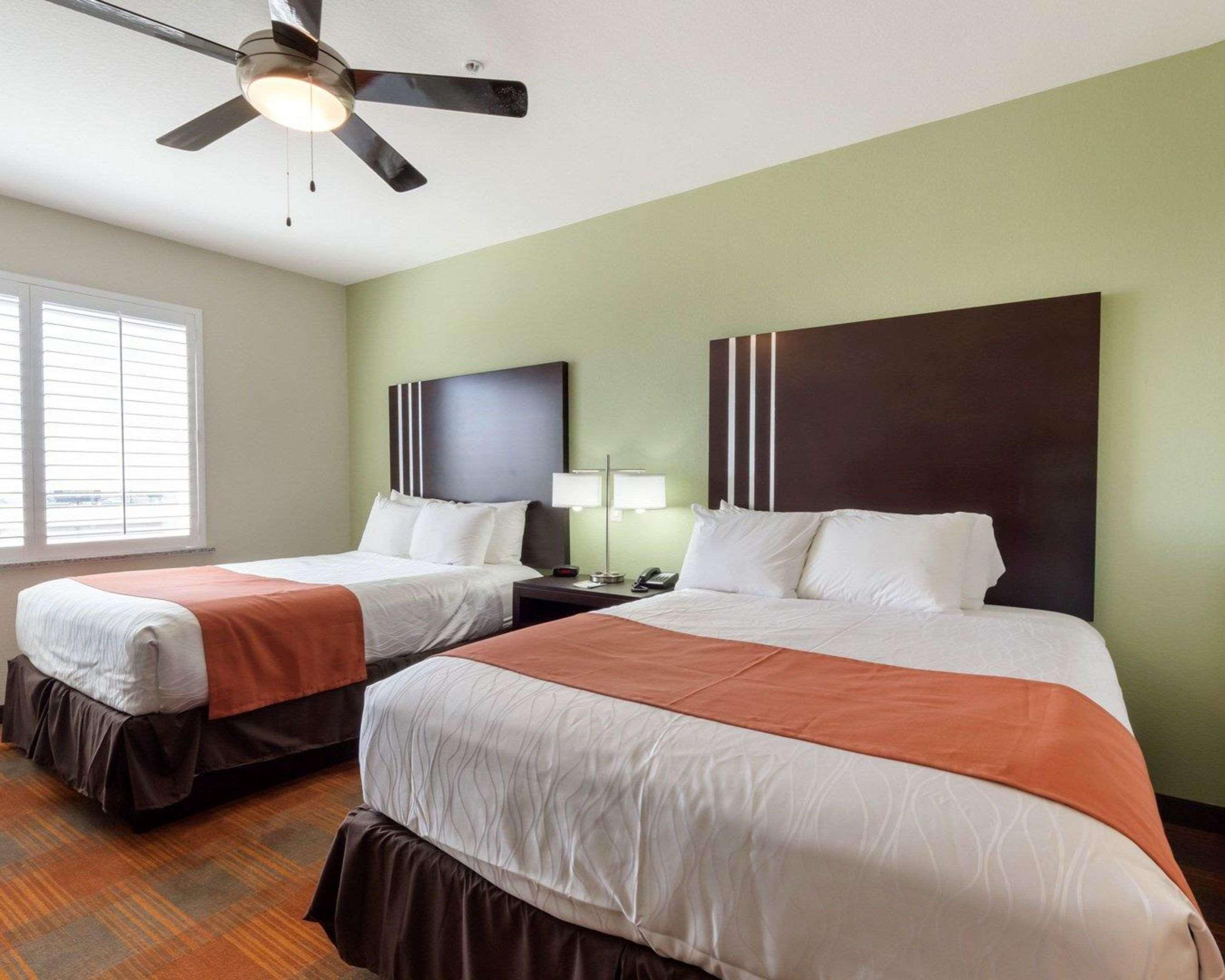 Quality Inn & Suites Victoria East Ngoại thất bức ảnh