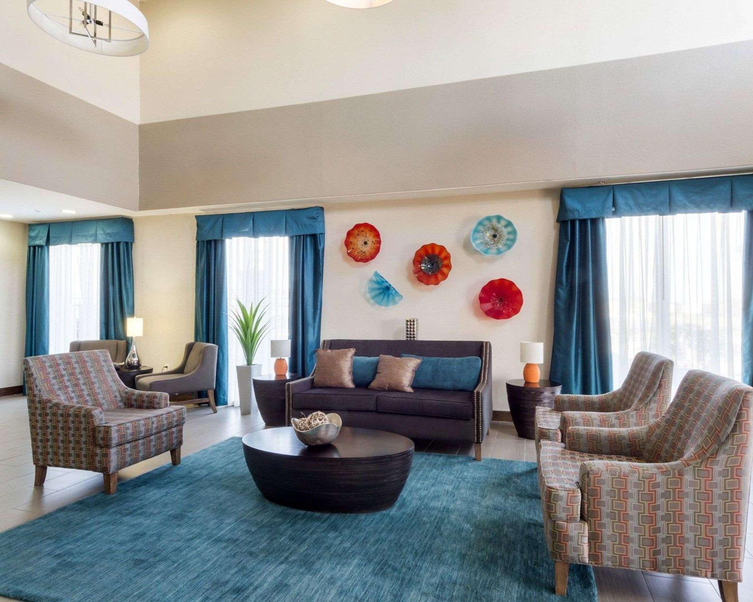 Quality Inn & Suites Victoria East Ngoại thất bức ảnh