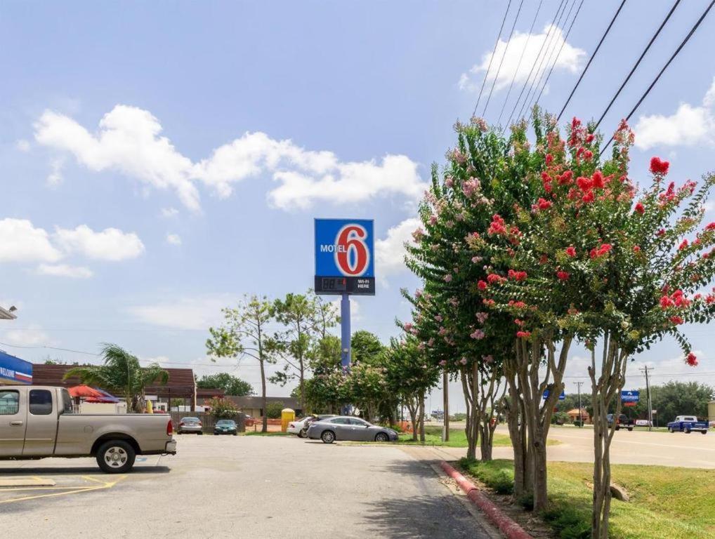 Quality Inn & Suites Victoria East Ngoại thất bức ảnh