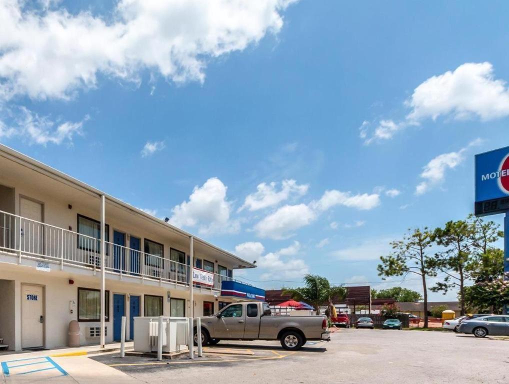 Quality Inn & Suites Victoria East Ngoại thất bức ảnh